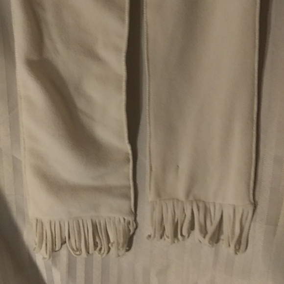 Scarf - Picture 3 of 7